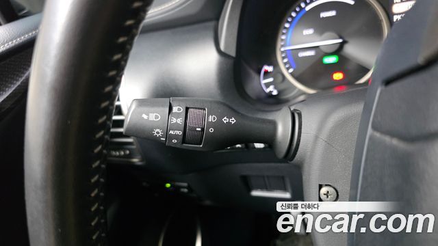 Lexus NX 2021 — photo 25