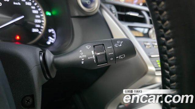 Lexus NX 2021 — photo 26