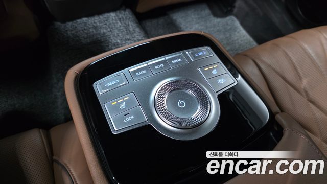 Genesis G80 2021 — photo 32