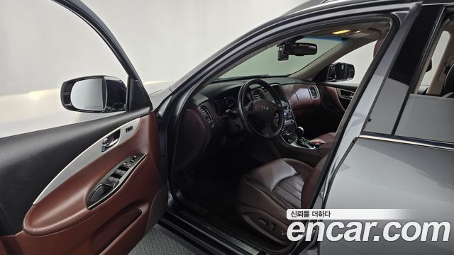 Infiniti QX50 2017 — photo 10