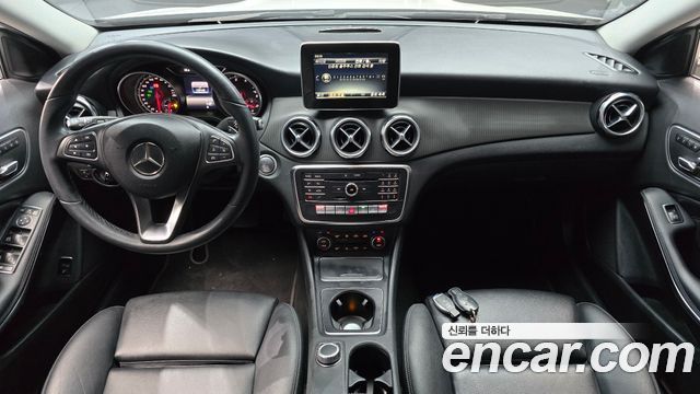 Mercedes-Benz GLA-Class 2019 — photo 10