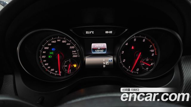 Mercedes-Benz GLA-Class 2019 — photo 11