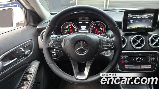 Mercedes-Benz GLA-Class 2019 — photo 19