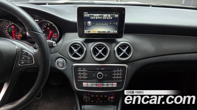 Mercedes-Benz GLA-Class 2019 — photo 20