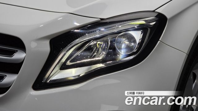 Mercedes-Benz GLA-Class 2019 — photo 8