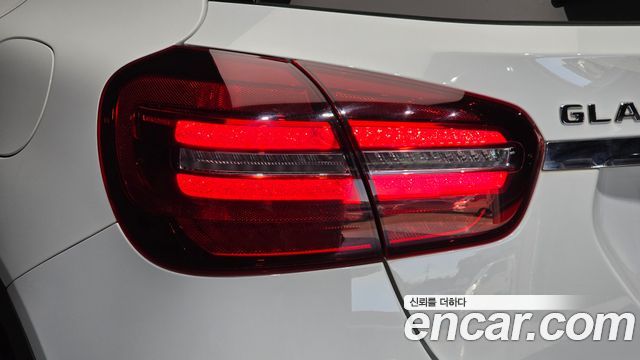 Mercedes-Benz GLA-Class 2019 — photo 9