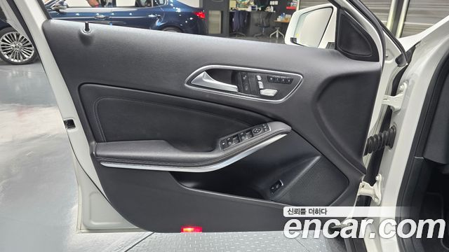 Mercedes-Benz GLA-Class 2019 — photo 14