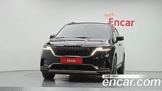 Kia Canival 2023 — photo 3