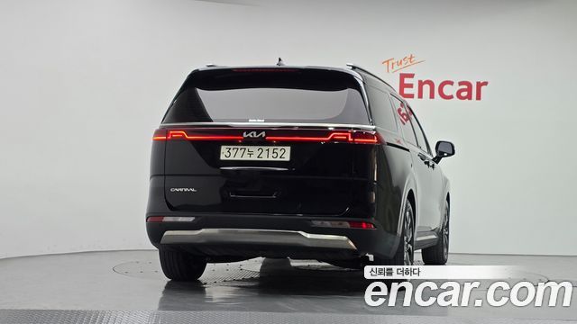 Kia Canival 2023 — photo 4