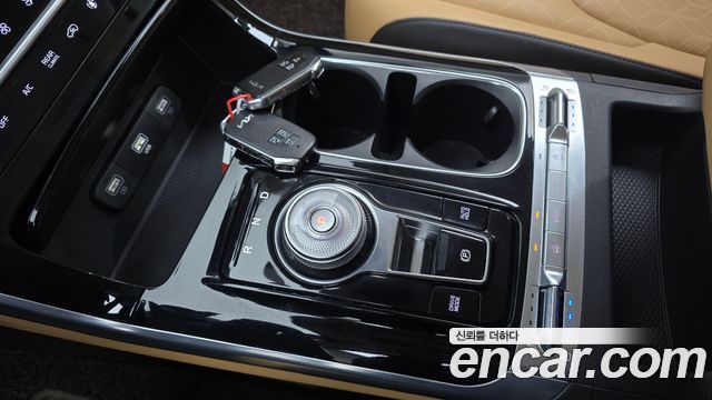 Kia Canival 2023 — photo 9