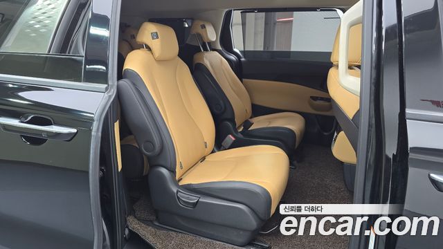 Kia Canival 2023 — photo 12