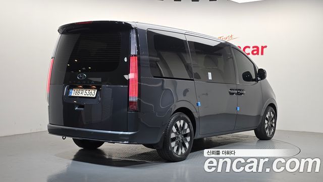 Hyundai Staria 2022 — photo 2