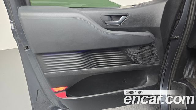 Hyundai Staria 2022 — photo 14