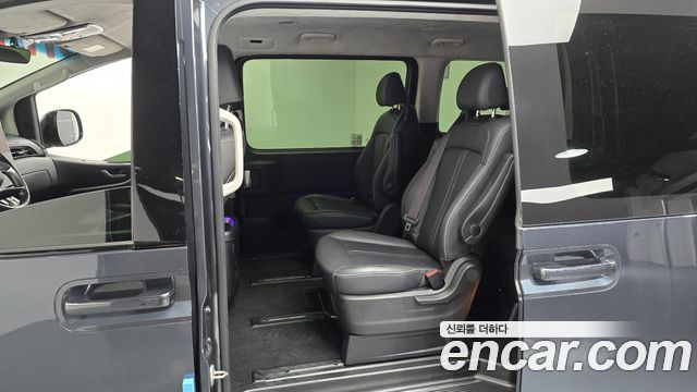 Hyundai Staria 2022 — photo 16