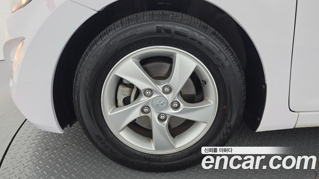 Hyundai AVANTE 2014 — photo 5