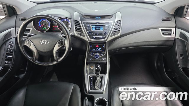 Hyundai AVANTE 2014 — photo 10