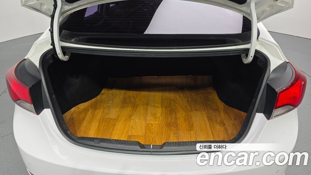 Hyundai AVANTE 2014 — photo 22