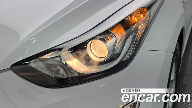 Hyundai AVANTE 2014 — photo 8