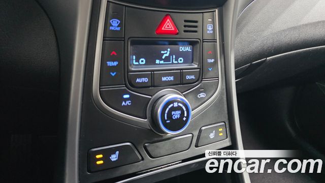 Hyundai AVANTE 2014 — photo 32