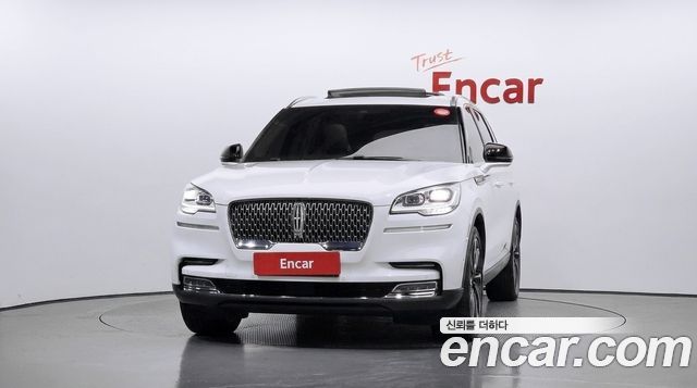Lincoln Aviator 2023 — photo 2
