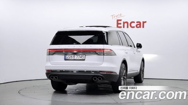 Lincoln Aviator 2023 — photo 4