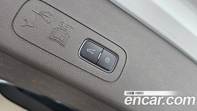 Lincoln Aviator 2023 — photo 17