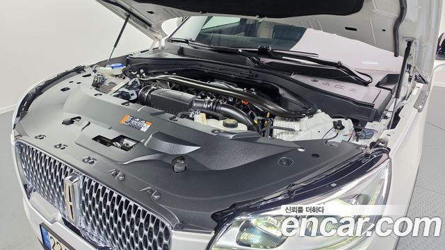 Lincoln Aviator 2023 — photo 20