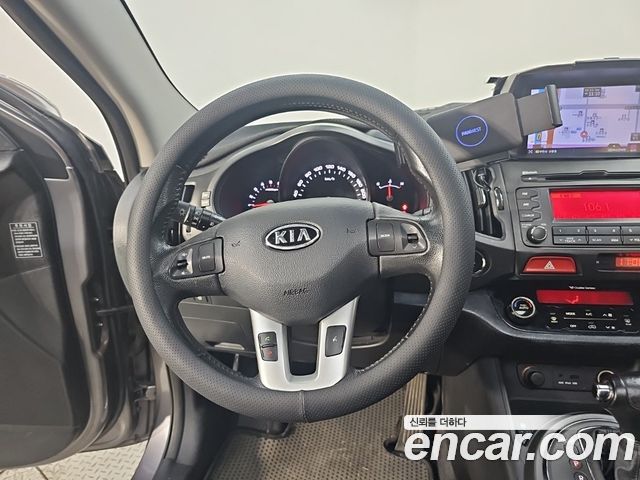 Kia Sportage 2011 — photo 8