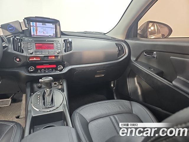 Kia Sportage 2011 — photo 9