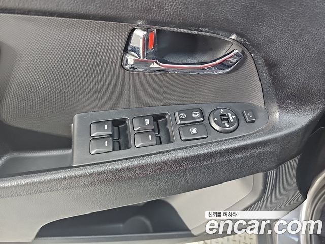 Kia Sportage 2011 — photo 18
