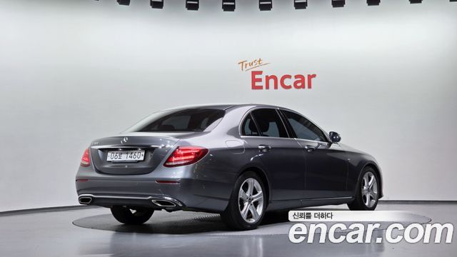 Mercedes-Benz E-Class 2018 — photo 2