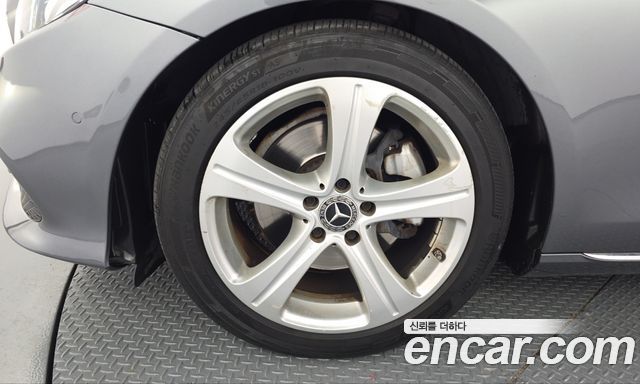 Mercedes-Benz E-Class 2018 — photo 5