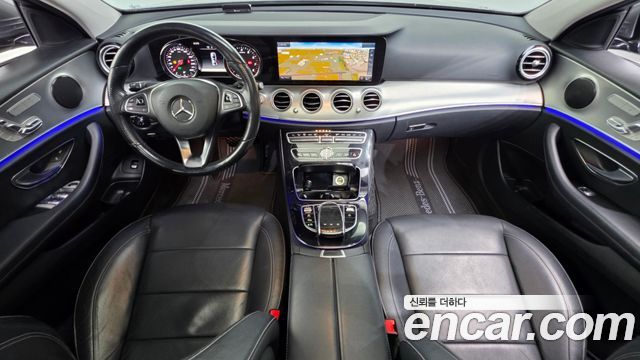 Mercedes-Benz E-Class 2018 — photo 10
