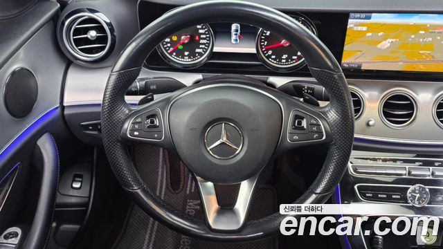 Mercedes-Benz E-Class 2018 — photo 19