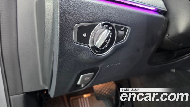 Mercedes-Benz E-Class 2018 — photo 23