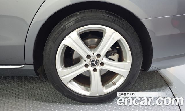 Mercedes-Benz E-Class 2018 — photo 7