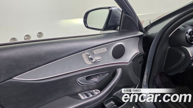 Mercedes-Benz E-Class 2018 — photo 27