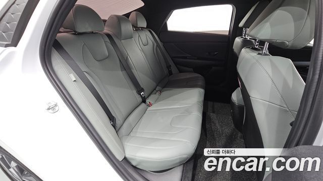 Hyundai AVANTE 2024 — photo 17