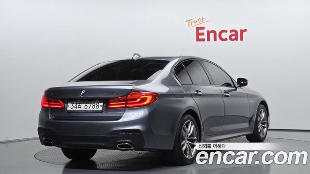 BMW 5-Series 2017 — photo 2