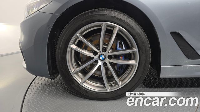 BMW 5-Series 2017 — photo 5