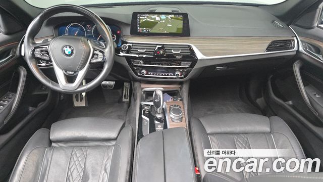 BMW 5-Series 2017 — photo 10