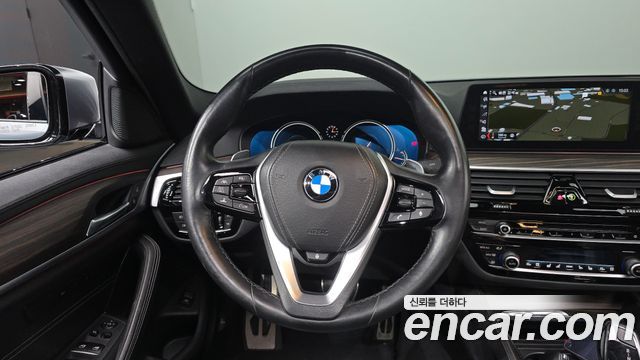 BMW 5-Series 2017 — photo 19
