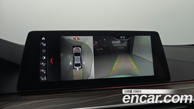 BMW 5-Series 2017 — photo 20