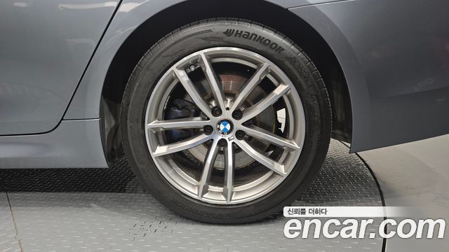BMW 5-Series 2017 — photo 7