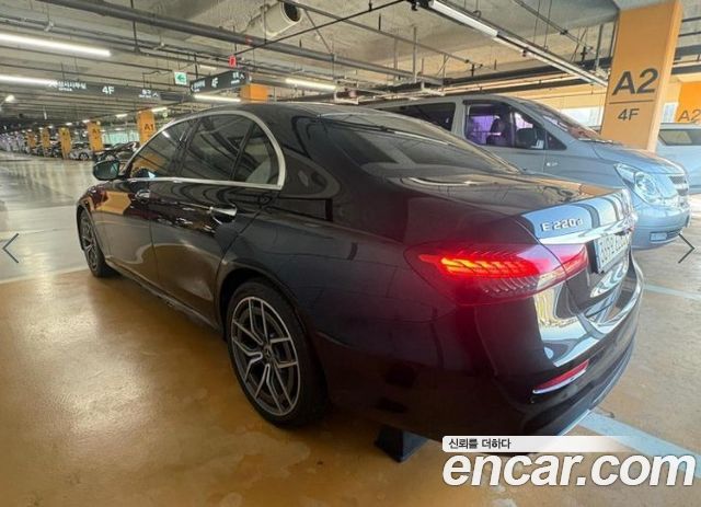 Mercedes-Benz E-Class 2021 — photo 3