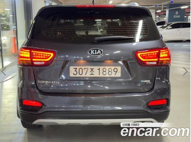 Kia Sorento 2018 — photo 6