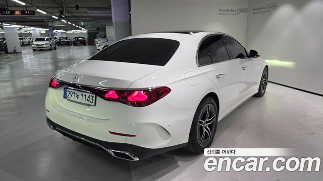 Mercedes-Benz E-Class 2026 — photo 4