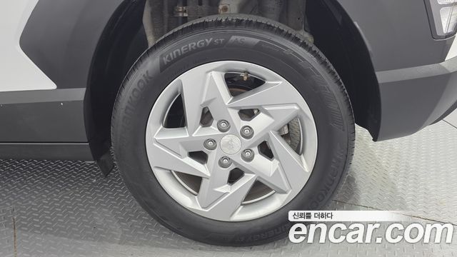 Hyundai Kona 2023 — photo 7