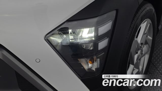 Hyundai Kona 2023 — photo 8
