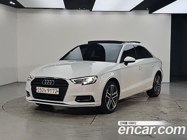 Audi A3 2020 — photo 1